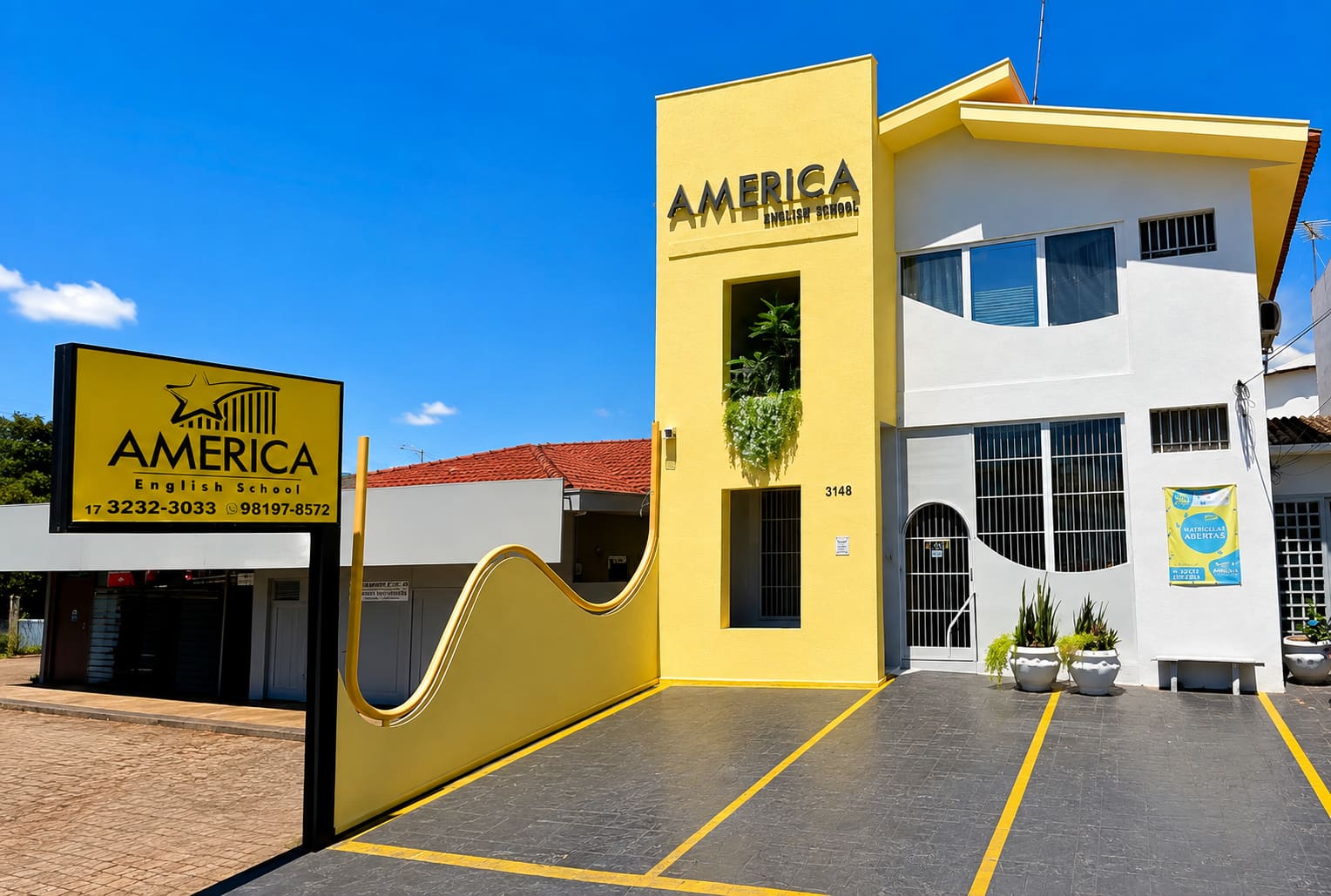 Fachada da America English School